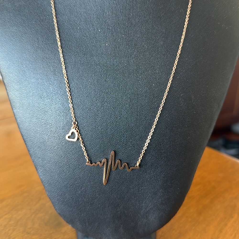 ELBUVF necklace 
